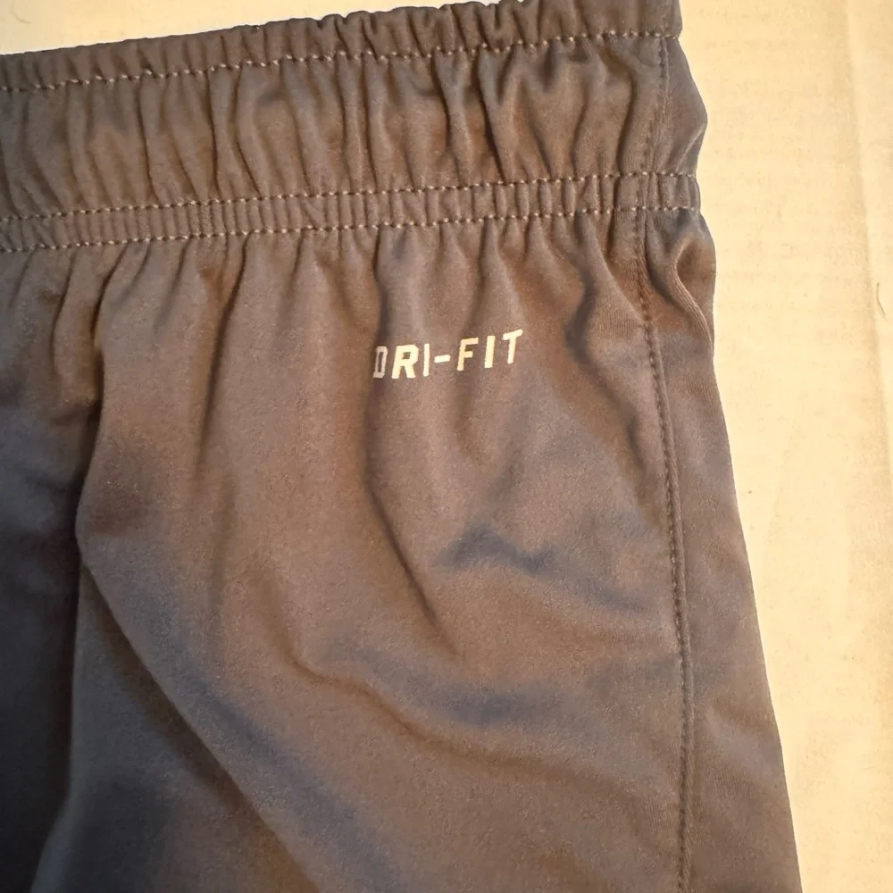 Nike Men's Dark Gray Athletic Shorts‎